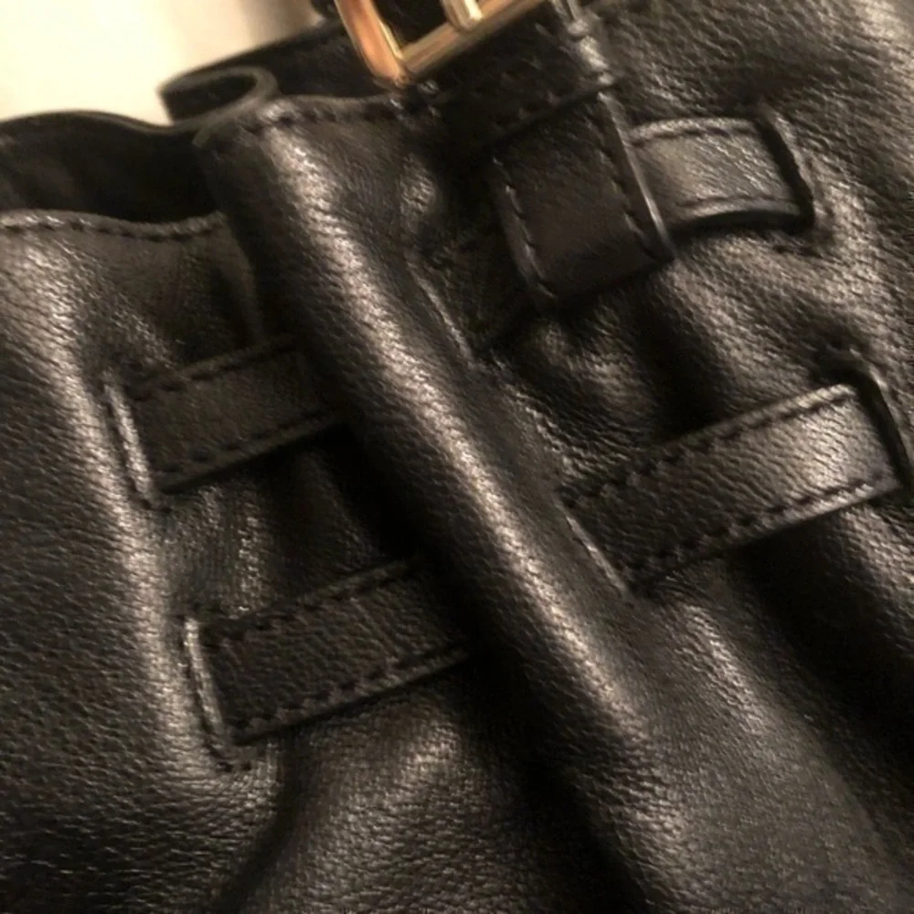 Michael kors black leather gathered bag